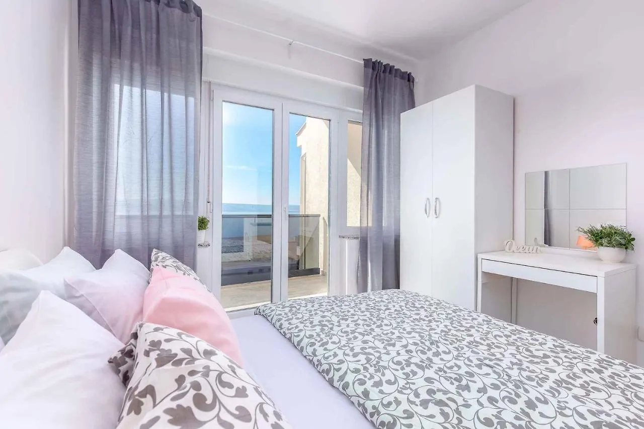 Apartments In Dramalj 36023