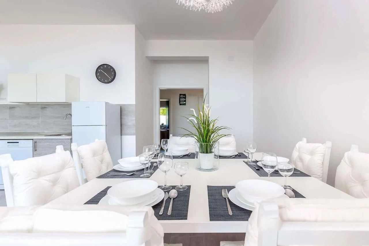 Apartments In Dramalj 36023