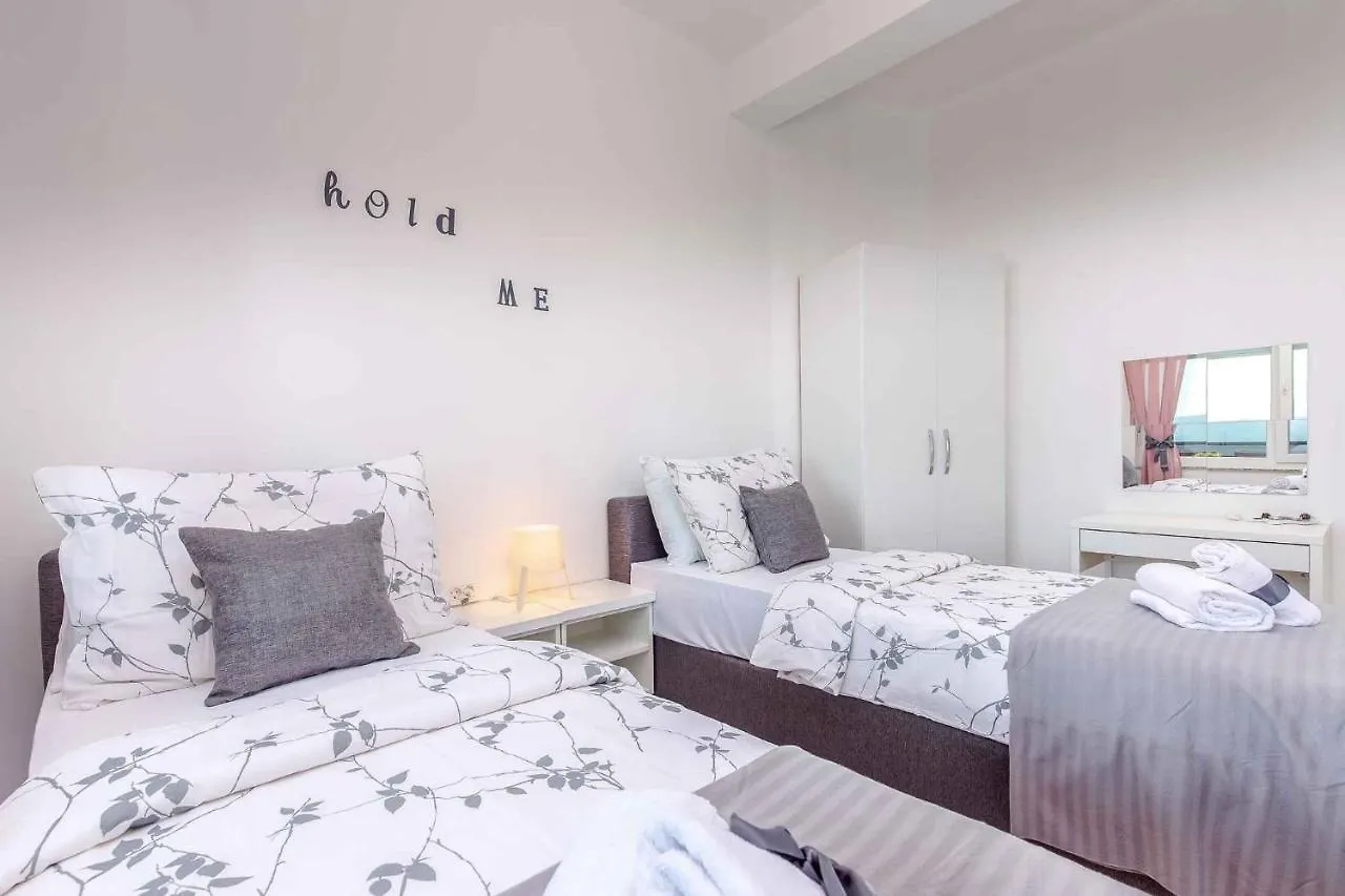Apartments In Dramalj 36023