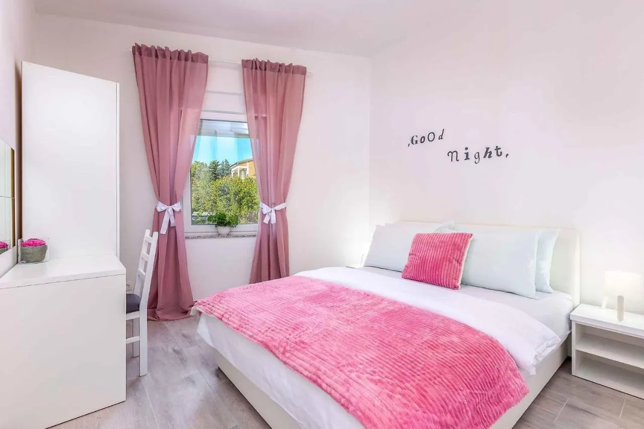 Apartments In Dramalj 36023