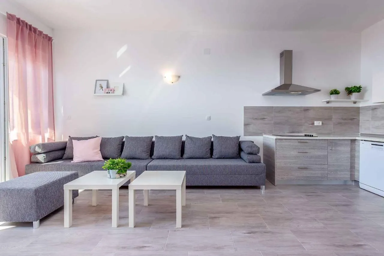 Apartments In Dramalj 36023