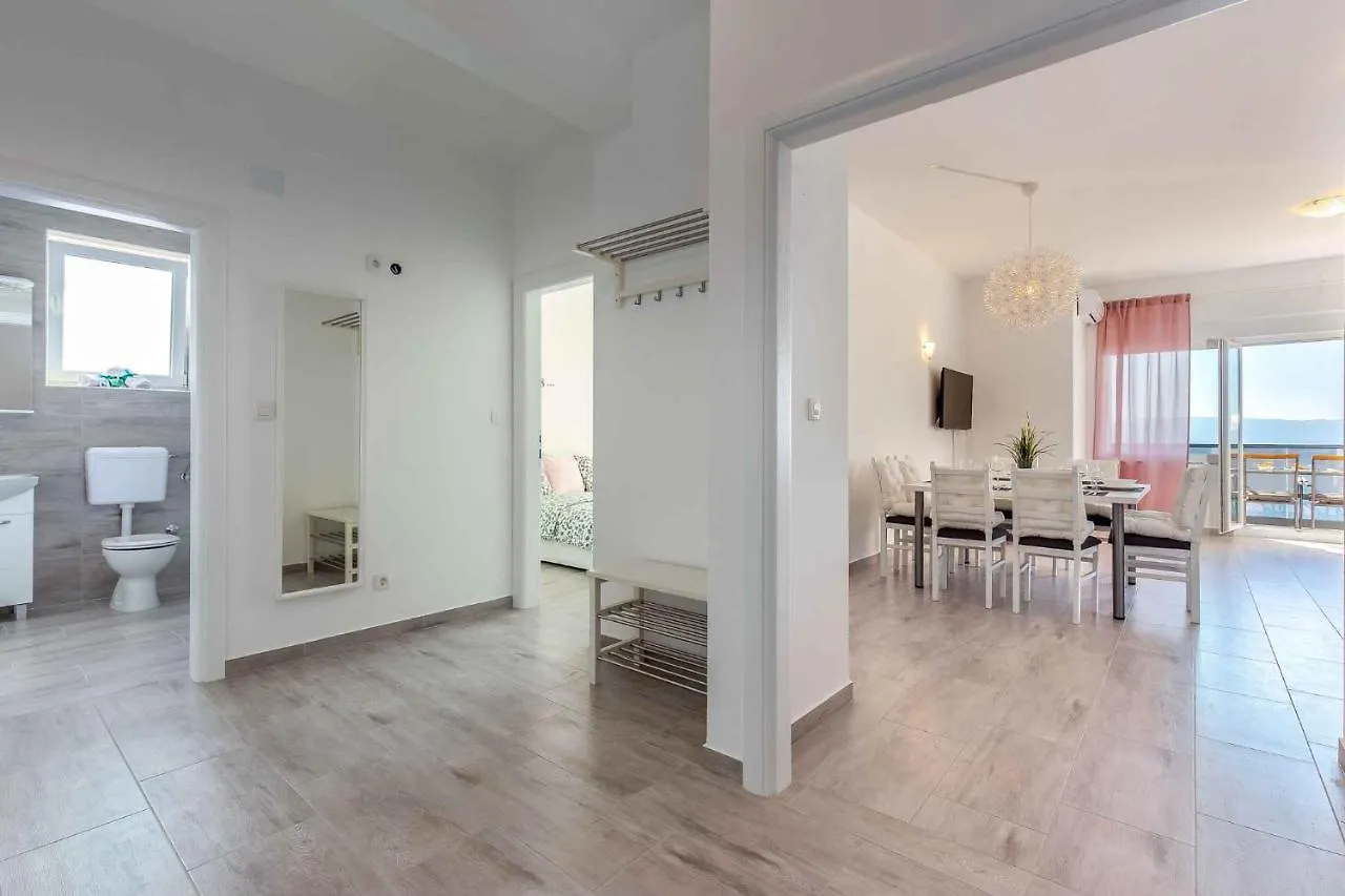 Apartments In Dramalj 36023