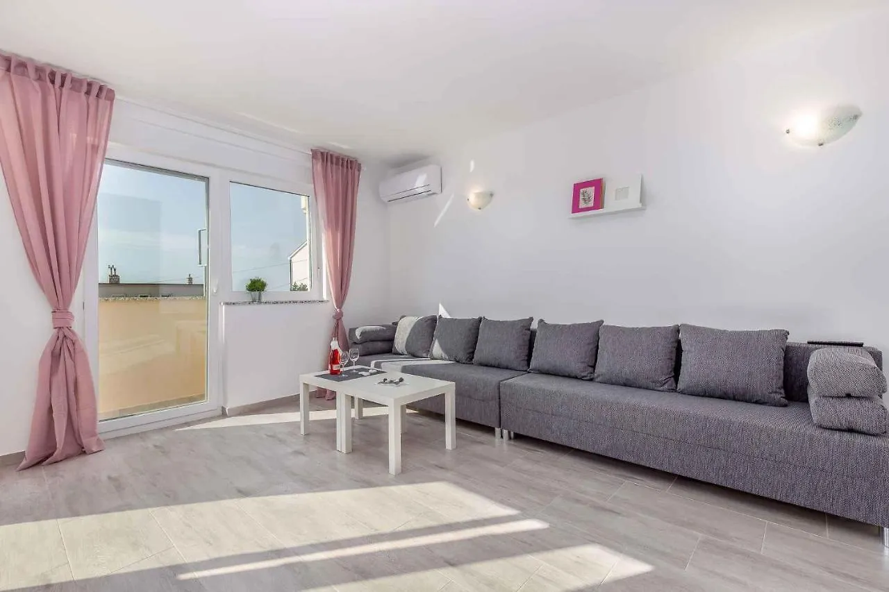 Apartments In Dramalj 36023