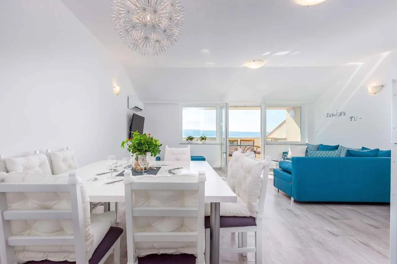 Apartments In Dramalj 36023