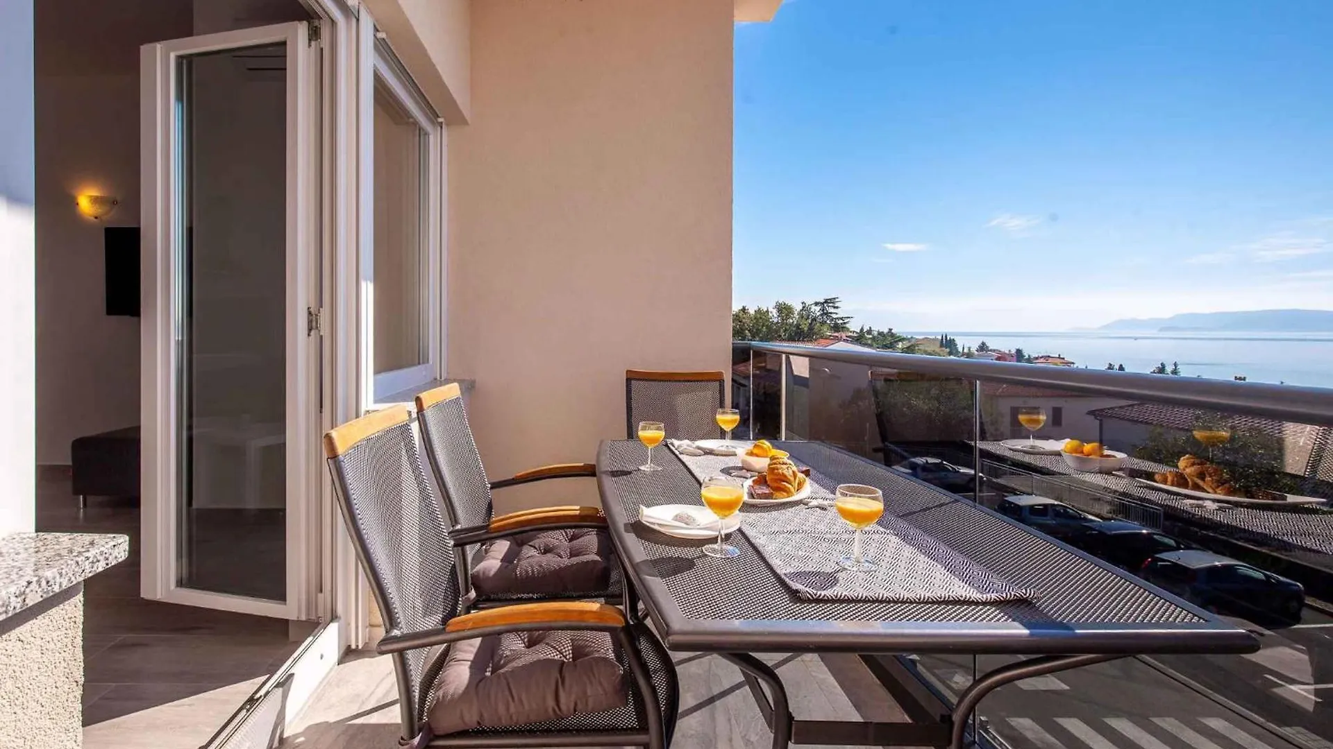 Apartments In Dramalj 36023