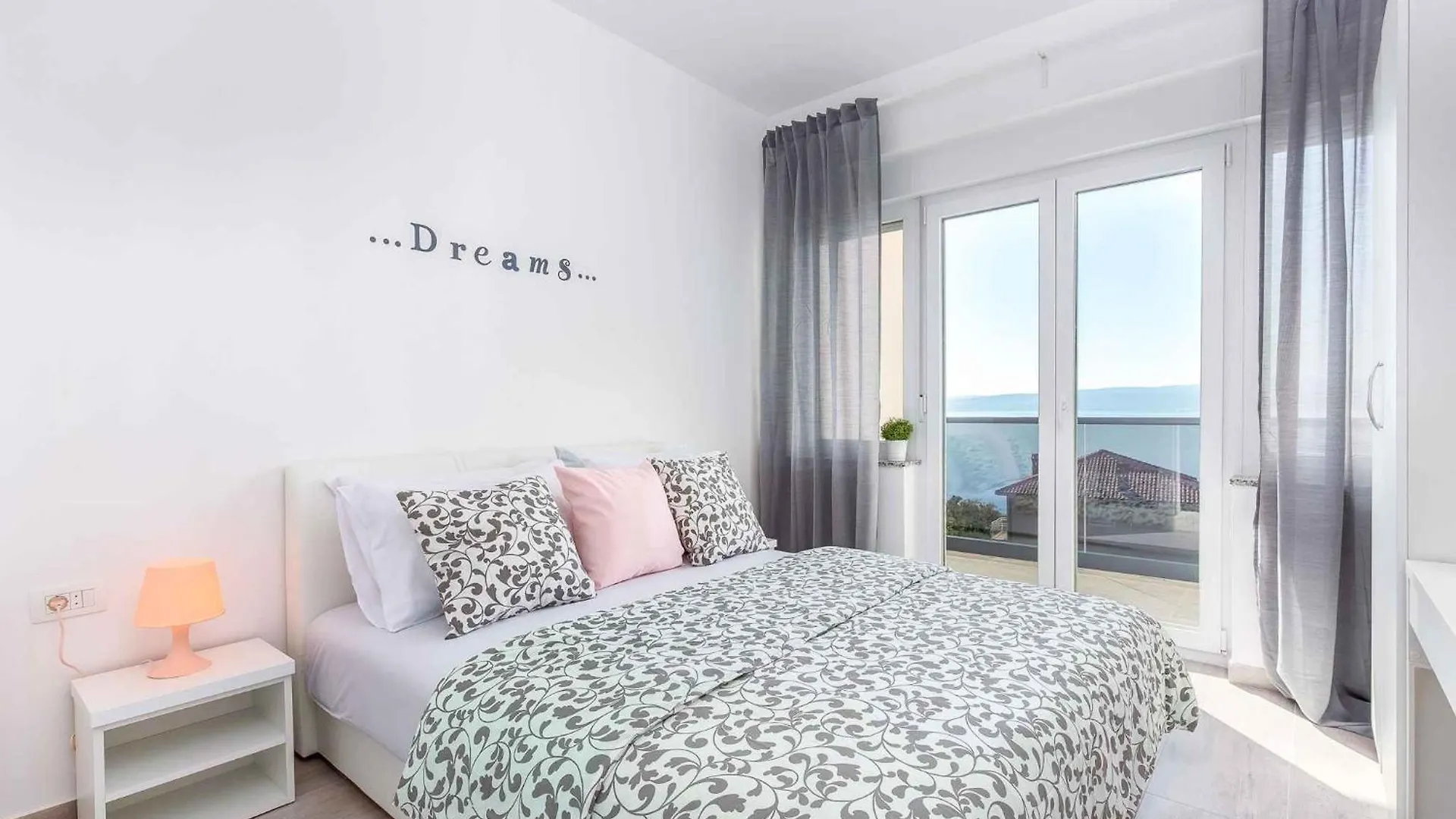 Apartments In Dramalj 36023